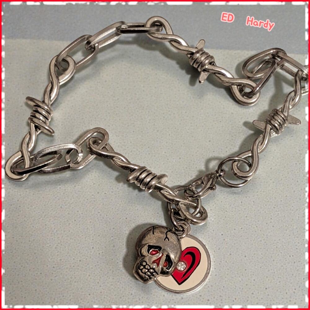 ED HARDY Skull & Bling Heart Charm Bracelet on Barbed Wire Chain Y2K Tattoo
